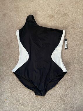 TA3 One Sidey Contour One-Piece Swimsuit Black White 3X Short NWT